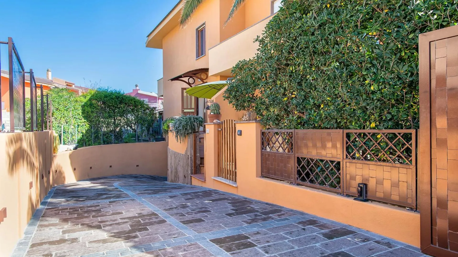 Sardinia Re - Bouganville House Castelsardo